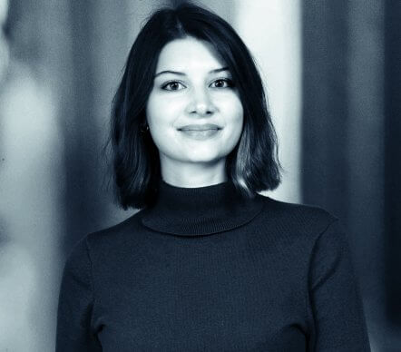 Porträtfoto der Autorin Julia Scherf